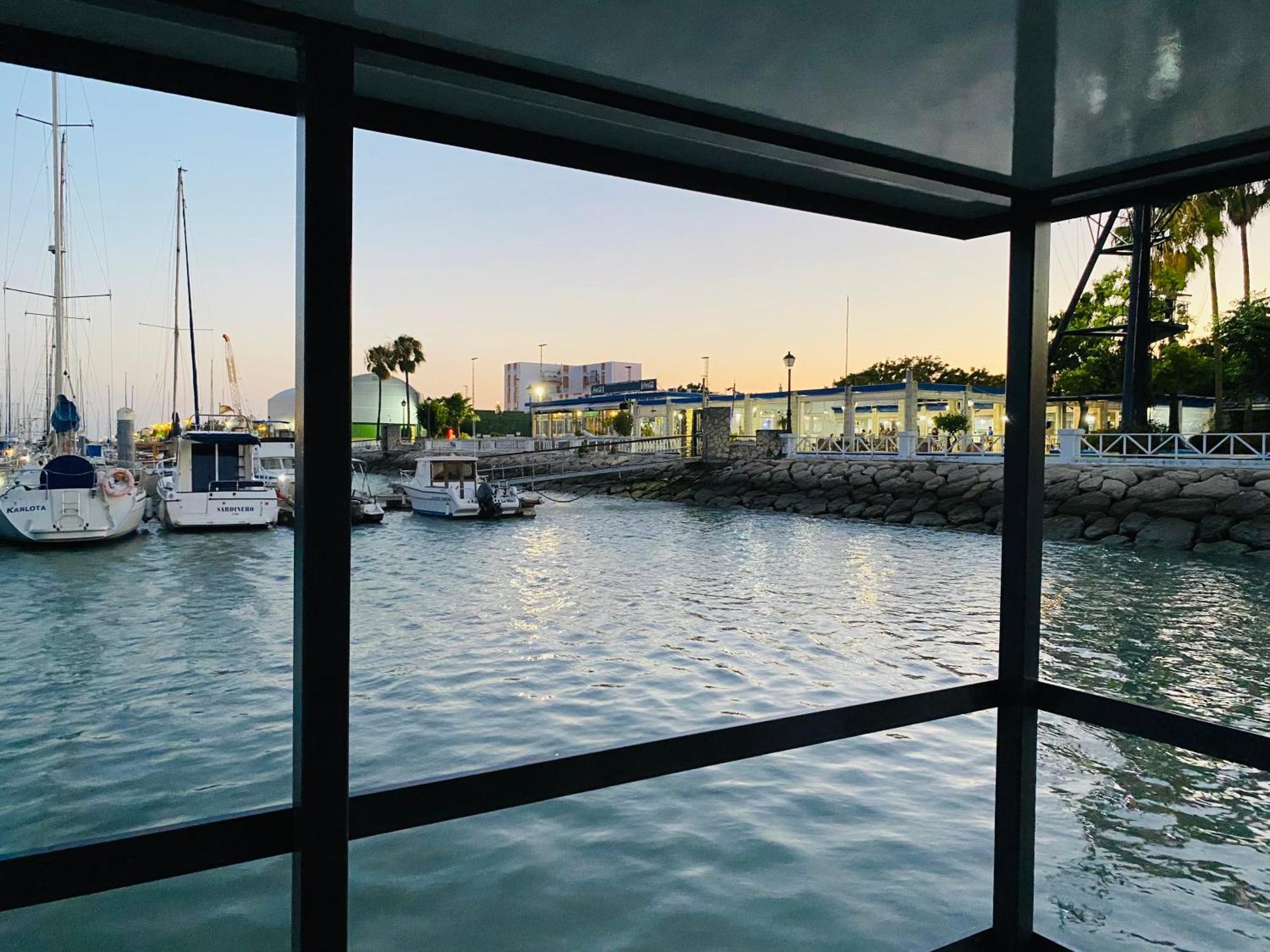 Готель Houseboat Cadiz El Puerto - Casa Flotante Ель-Пуерто-де-Санта-Марія Екстер'єр фото