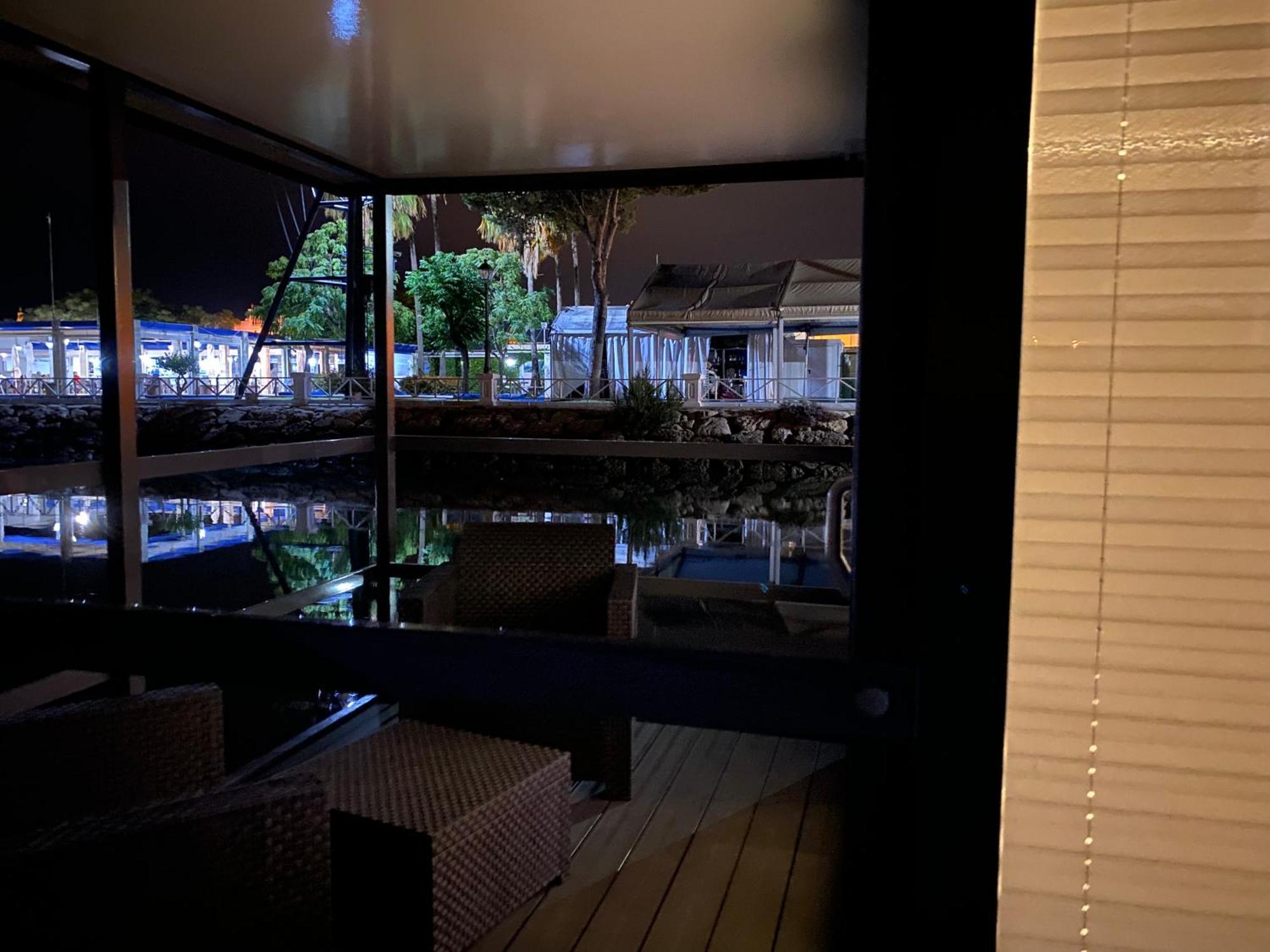 Готель Houseboat Cadiz El Puerto - Casa Flotante Ель-Пуерто-де-Санта-Марія Екстер'єр фото