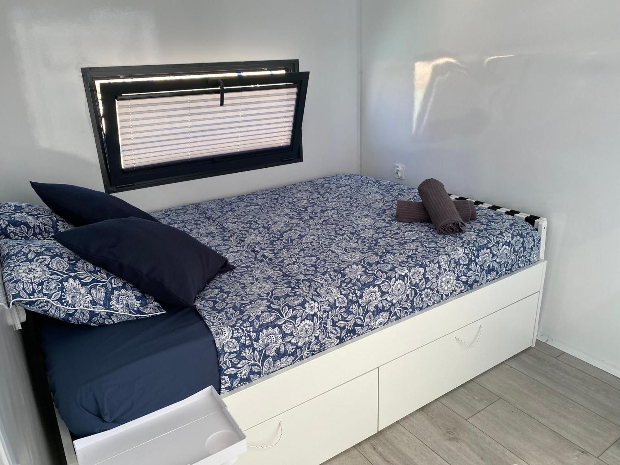 Готель Houseboat Cadiz El Puerto - Casa Flotante Ель-Пуерто-де-Санта-Марія Екстер'єр фото